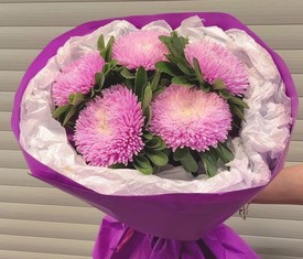 букет из цветов астры
