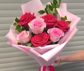 букет из 7 розовых роз